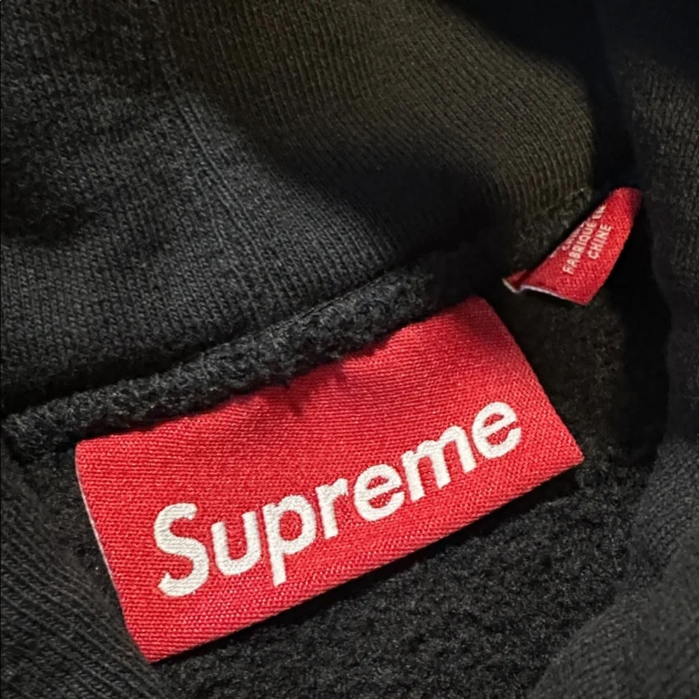 Supreme Black Hoodie - Picture 2 of 5